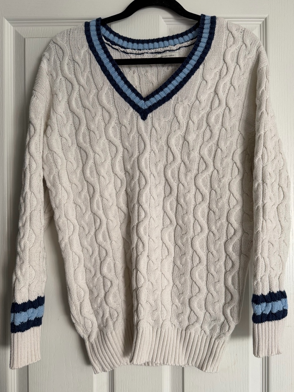 American Eagle Cream Cable-Knit V-Neck Preppy Sweater with Blue Stripe Trim